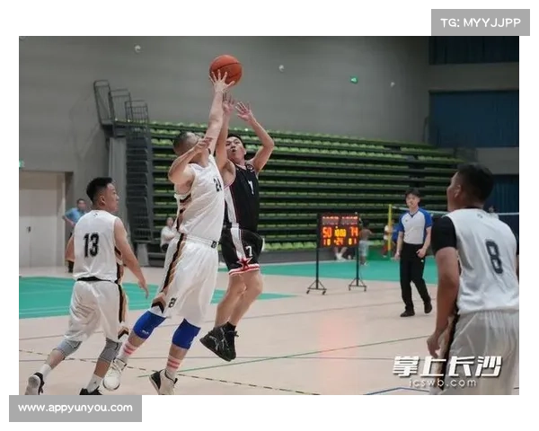 土耳其篮球超级联赛热血激战球迷狂热氛围席卷全场